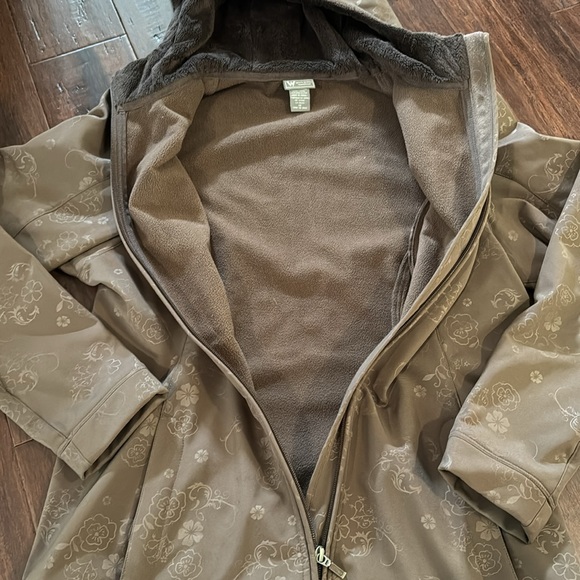 WHITE SIERRA WINTER COAT - Picture 6 of 10